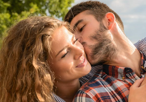 Coach_Conflict_CoupleKiss