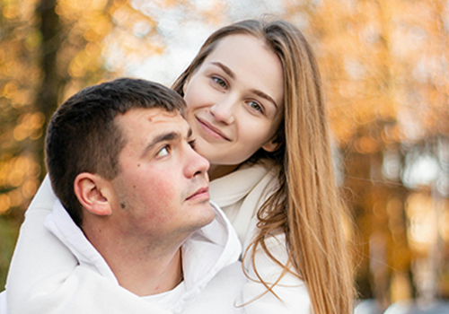 Coach_RelationshipWork_CoupleHug